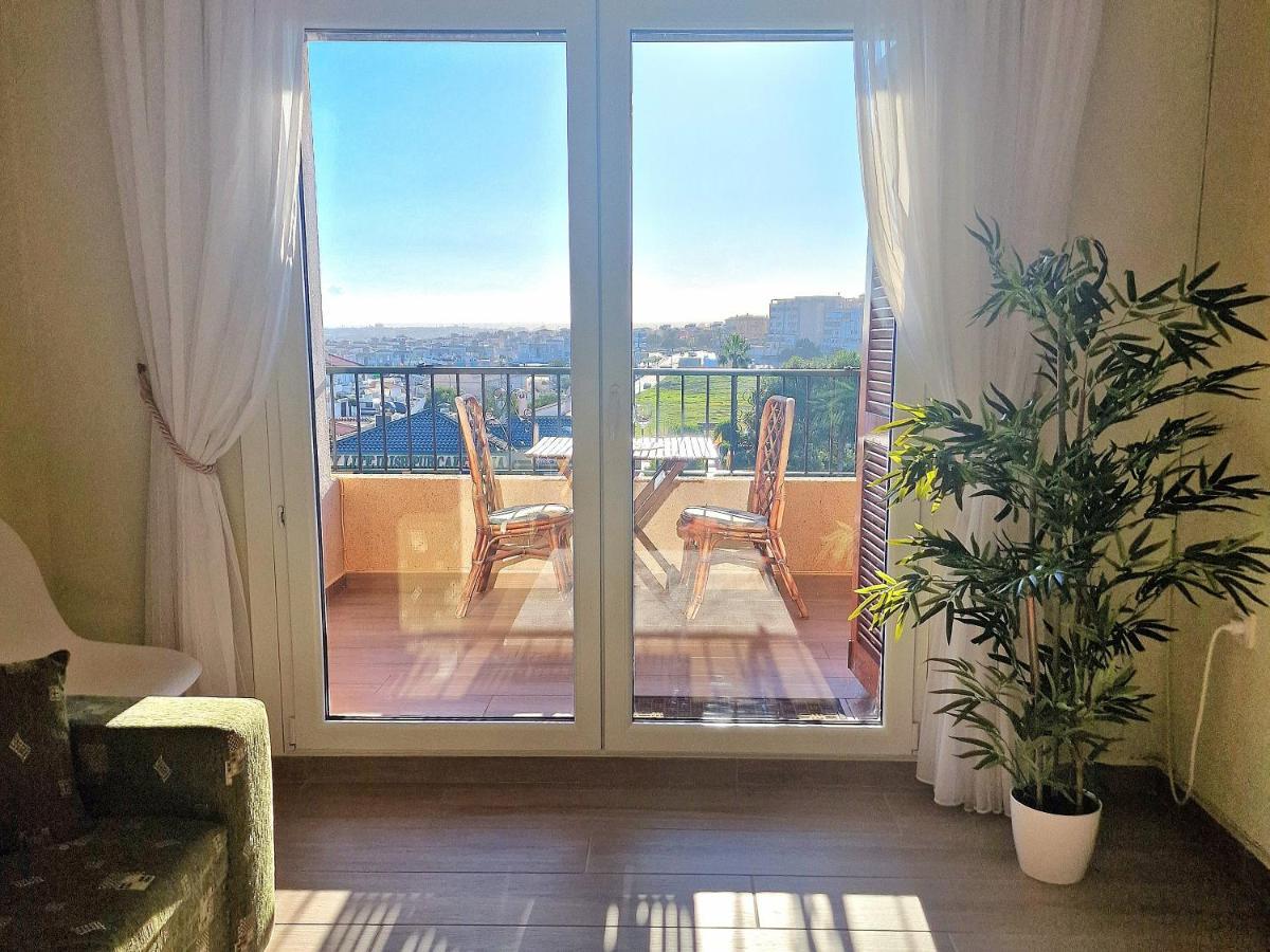 Cozy Apartment With Sea View Torrevieja Luaran gambar