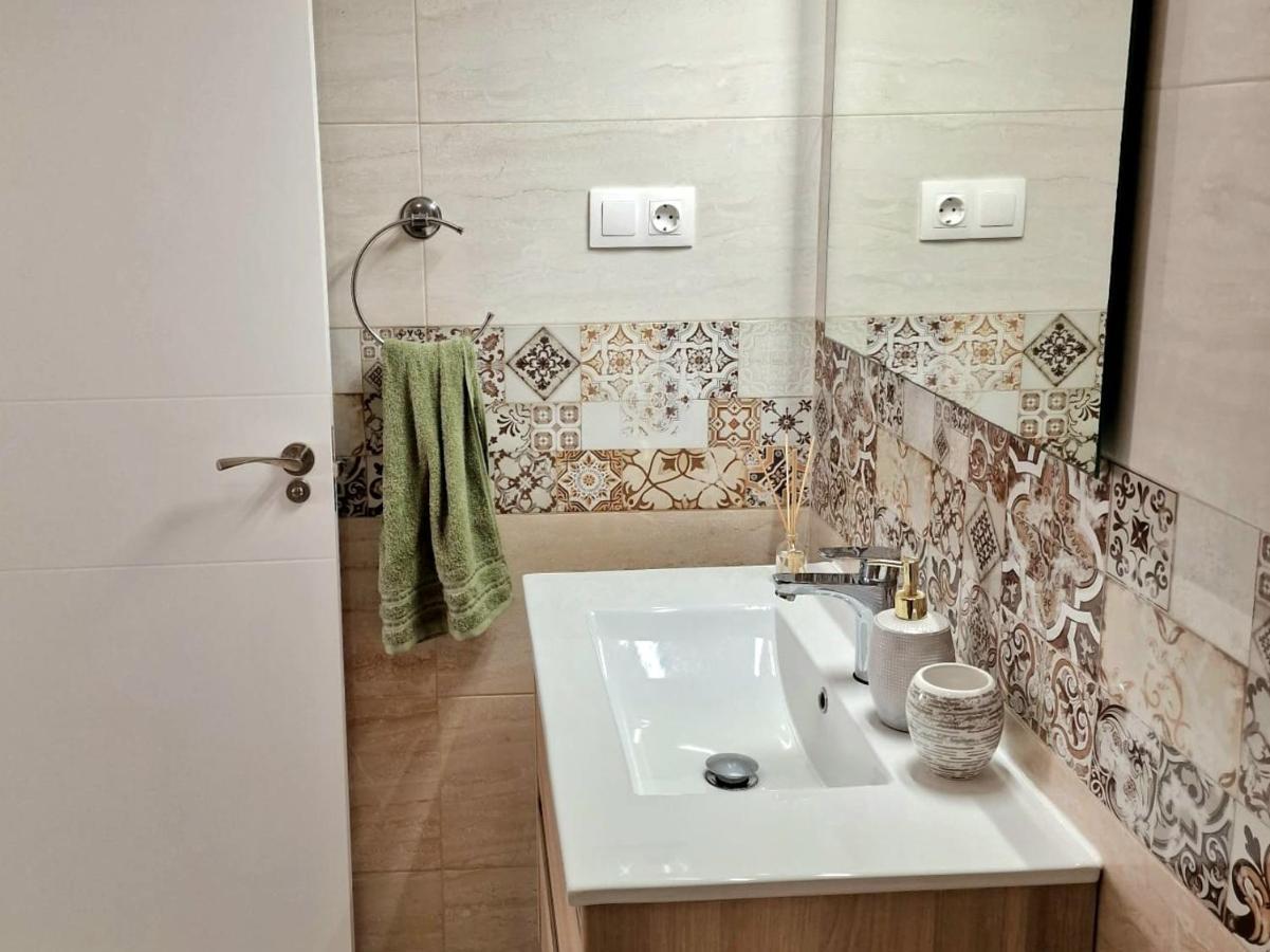 Cozy Apartment With Sea View Torrevieja Luaran gambar