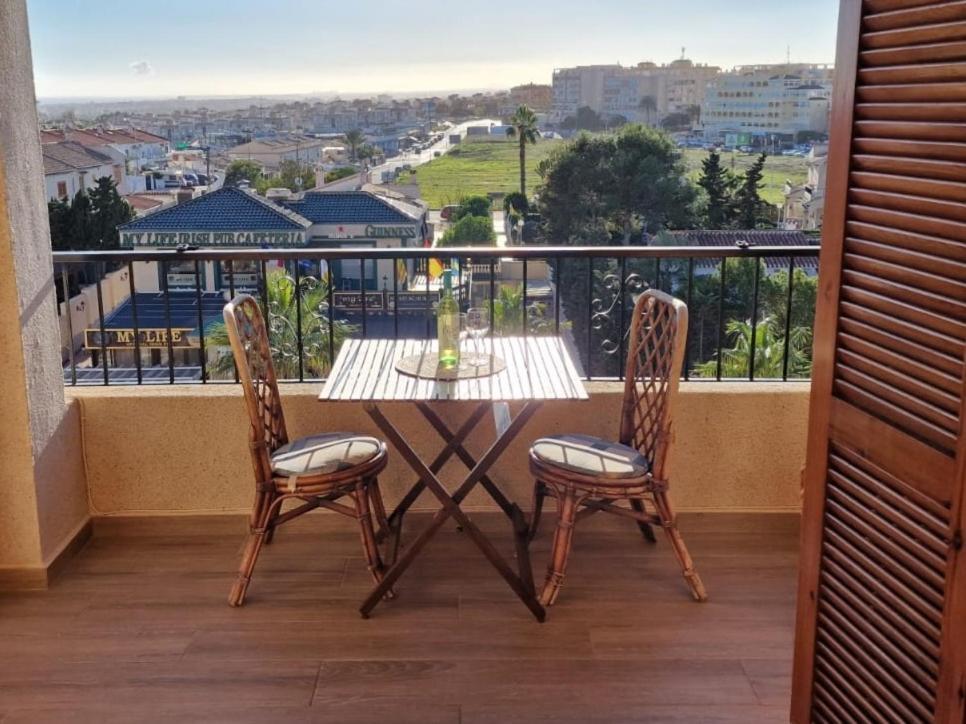 Cozy Apartment With Sea View Torrevieja Luaran gambar