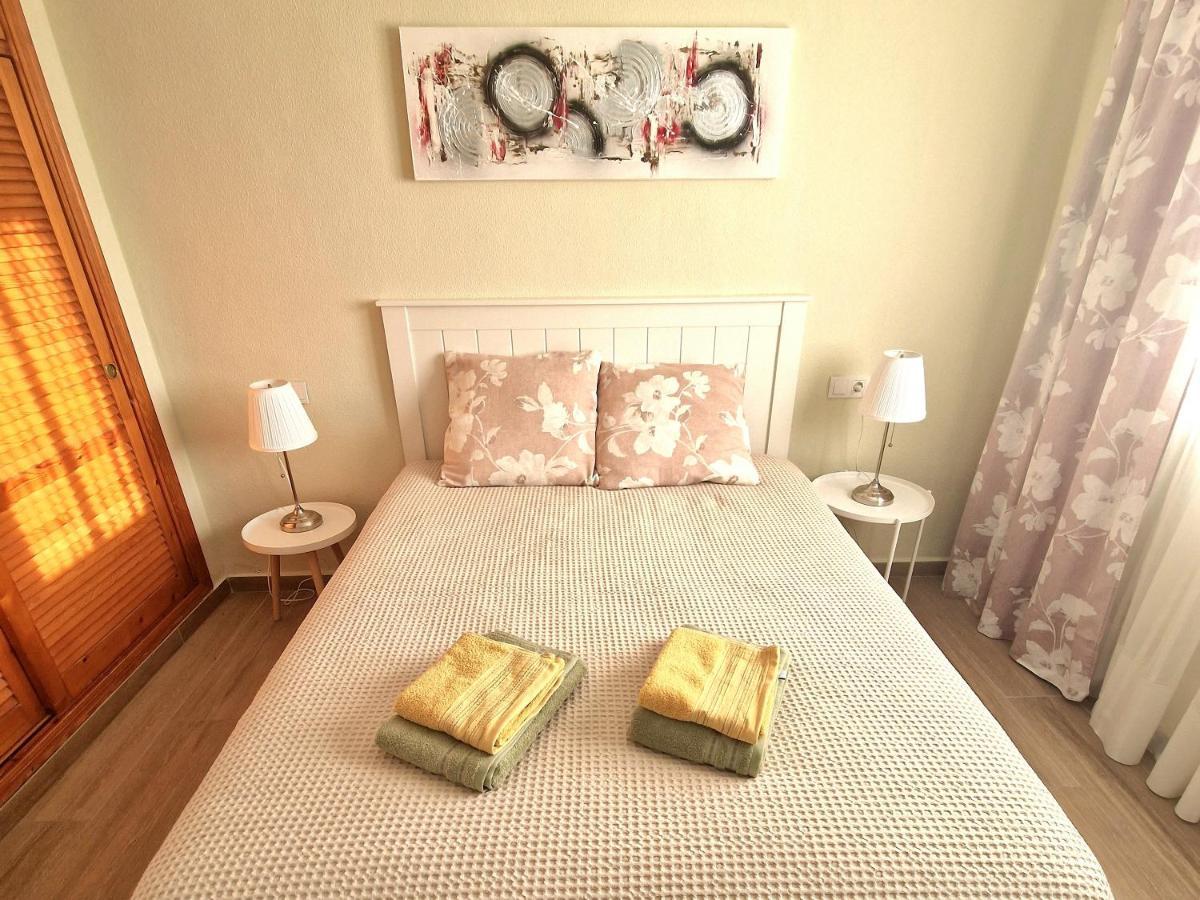 Cozy Apartment With Sea View Torrevieja Luaran gambar