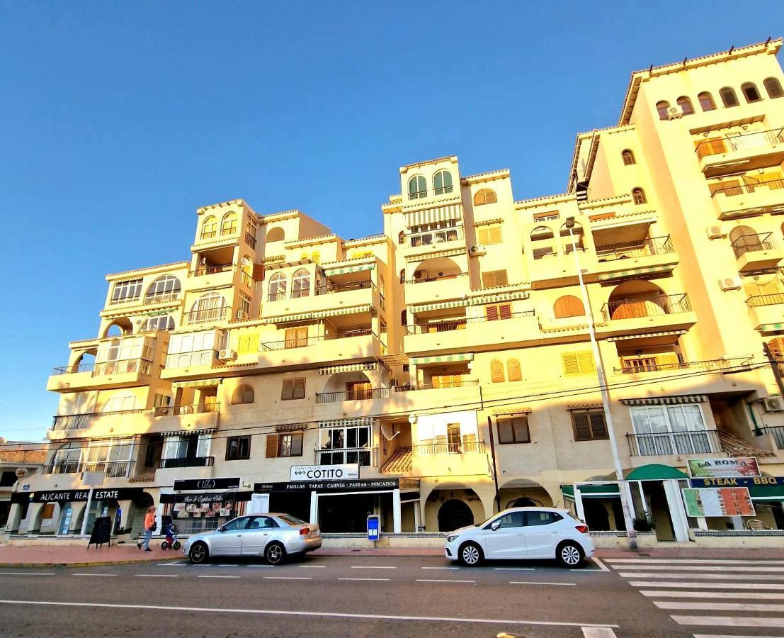 Cozy Apartment With Sea View Torrevieja Luaran gambar