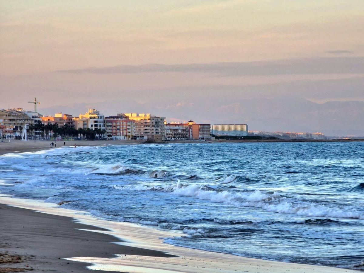 Cozy Apartment With Sea View Torrevieja Luaran gambar