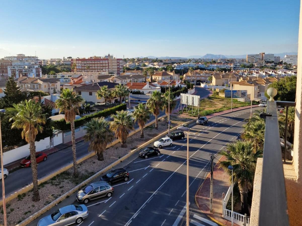 Cozy Apartment With Sea View Torrevieja Luaran gambar